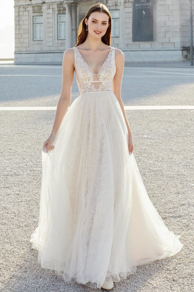 Suknia ślubna Adore 11160