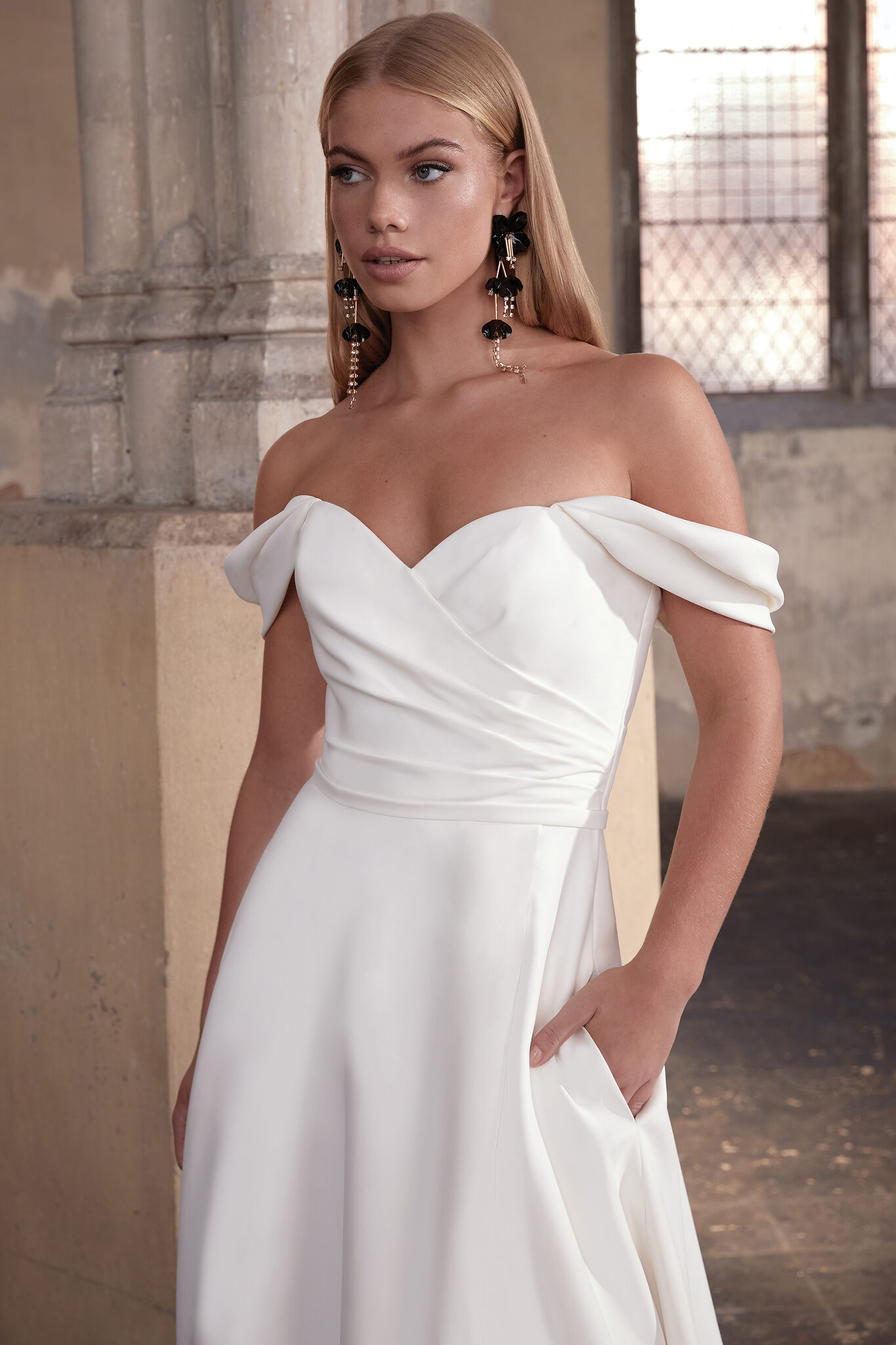 Suknia-ślubna-justin-alexander-adore-11287-blisko