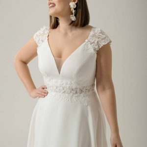 Suknia ślubna Agnes LO-485T