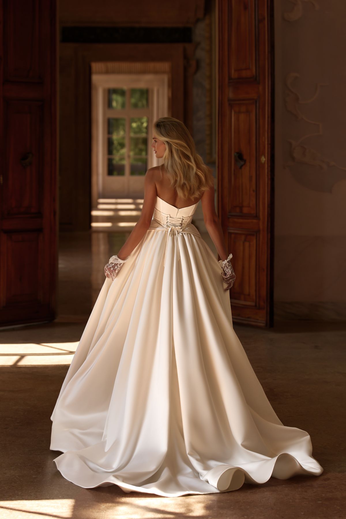 suknia-slubna-allegresse-neviletta-tyl