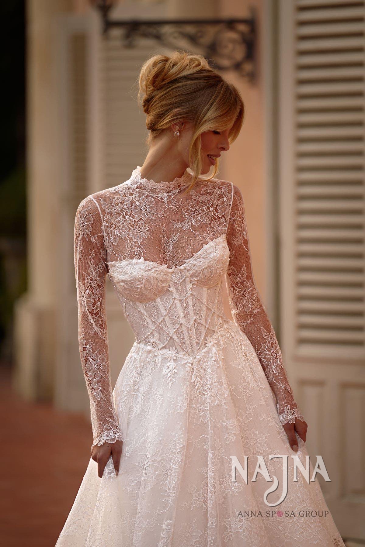 Suknia ślubna Anna Sposa LAZURINA blisko