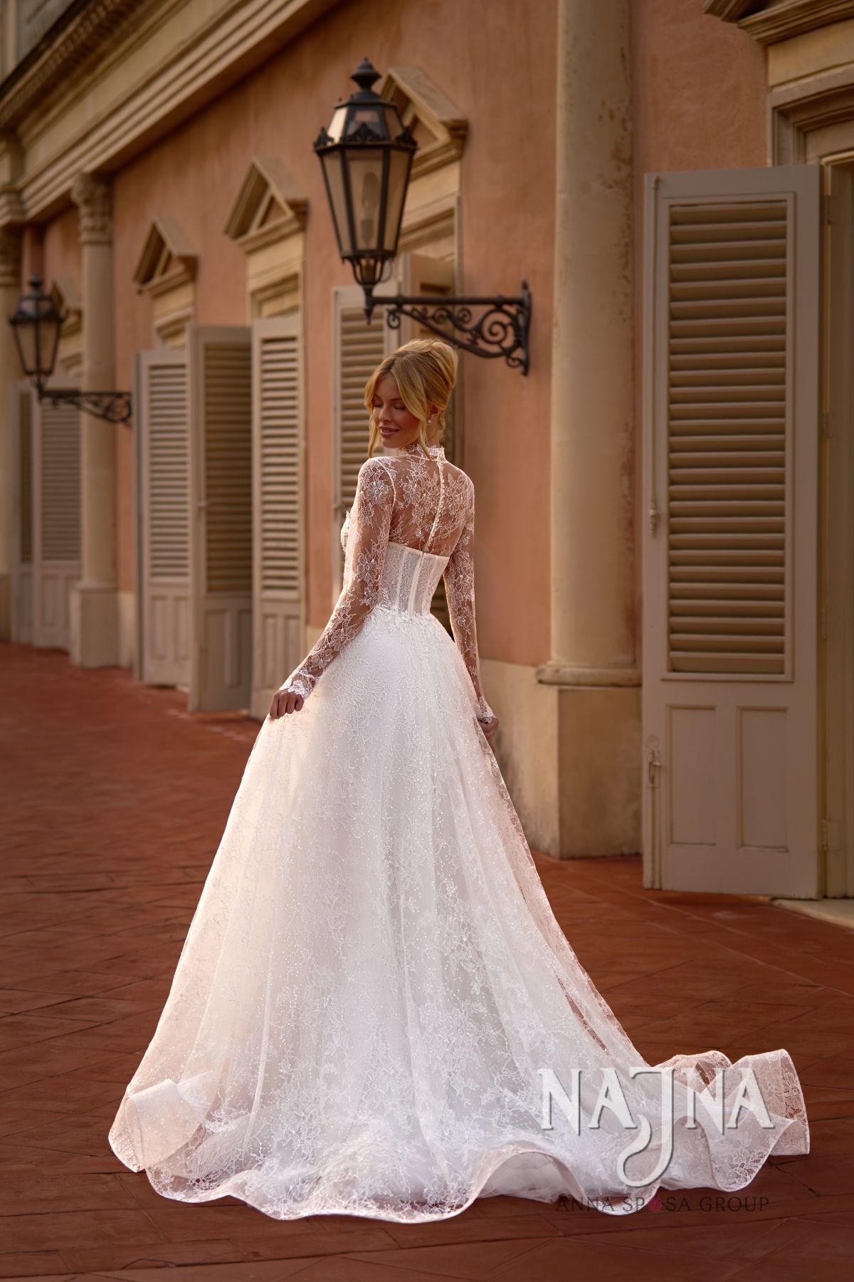 Suknia ślubna Anna Sposa LAZURINA tył