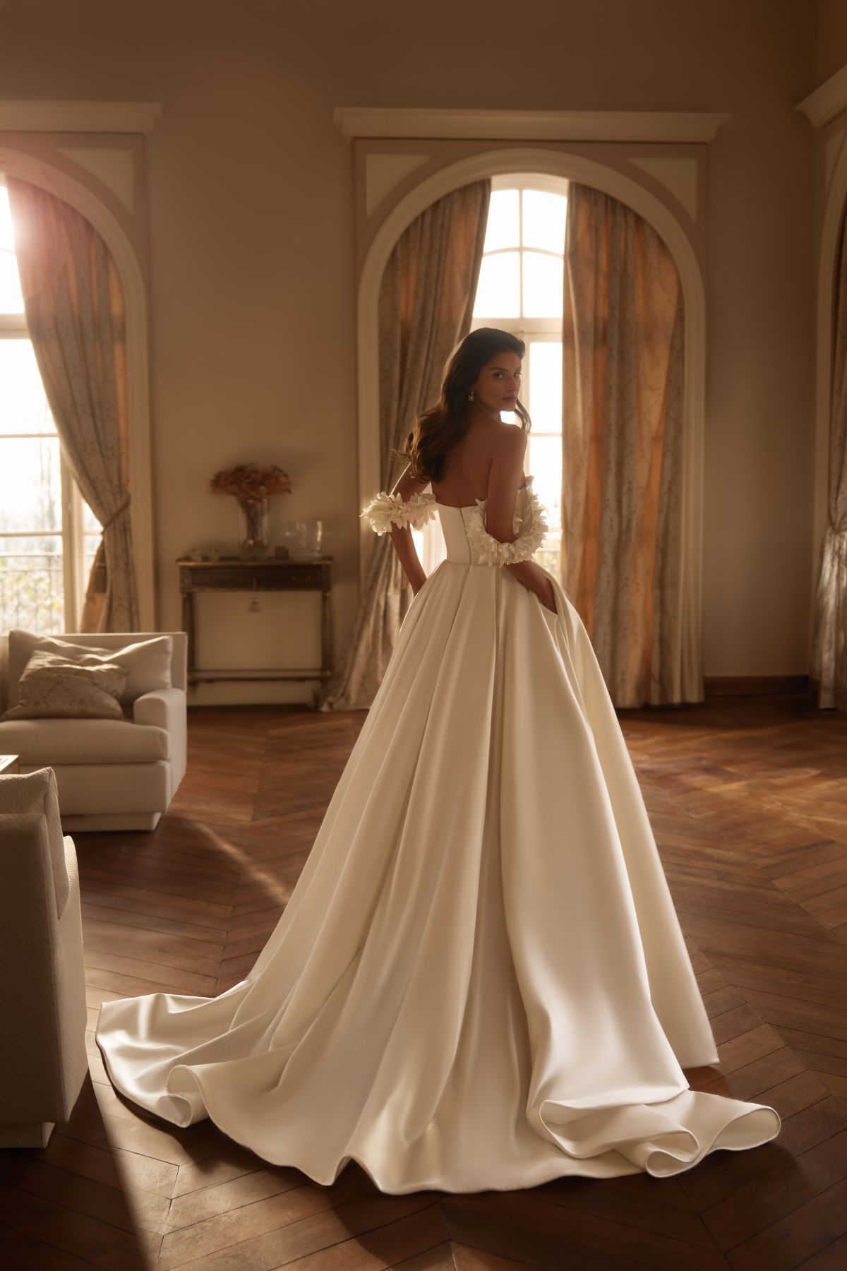 suknia-ślubna-allegresse-shariya-tyl