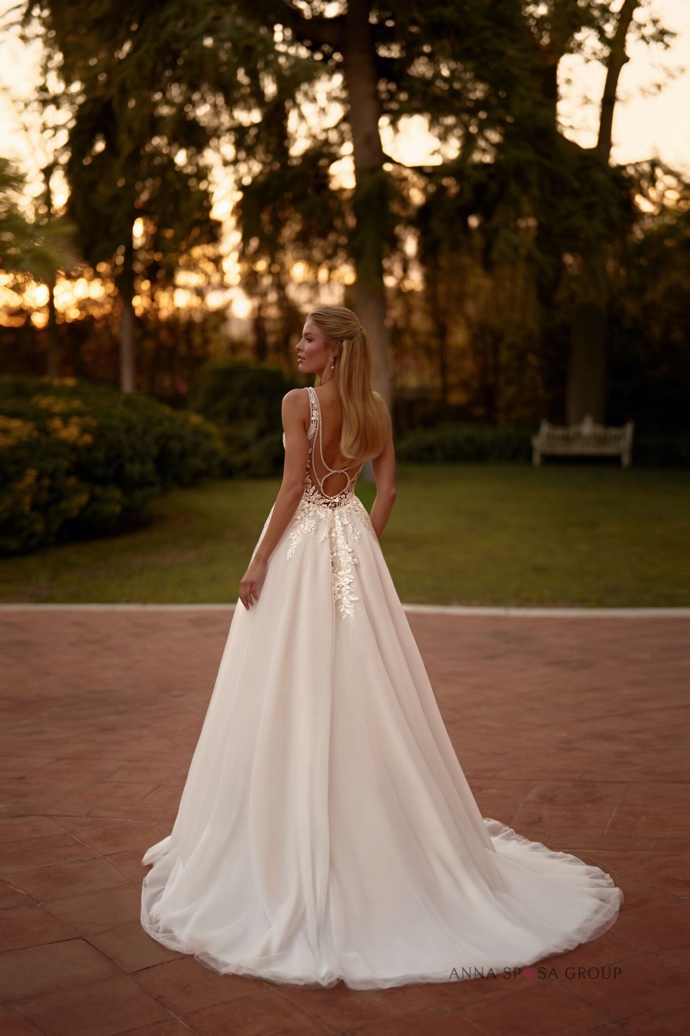 suknia-ślubna-anna-sposa-ayzen-tyl