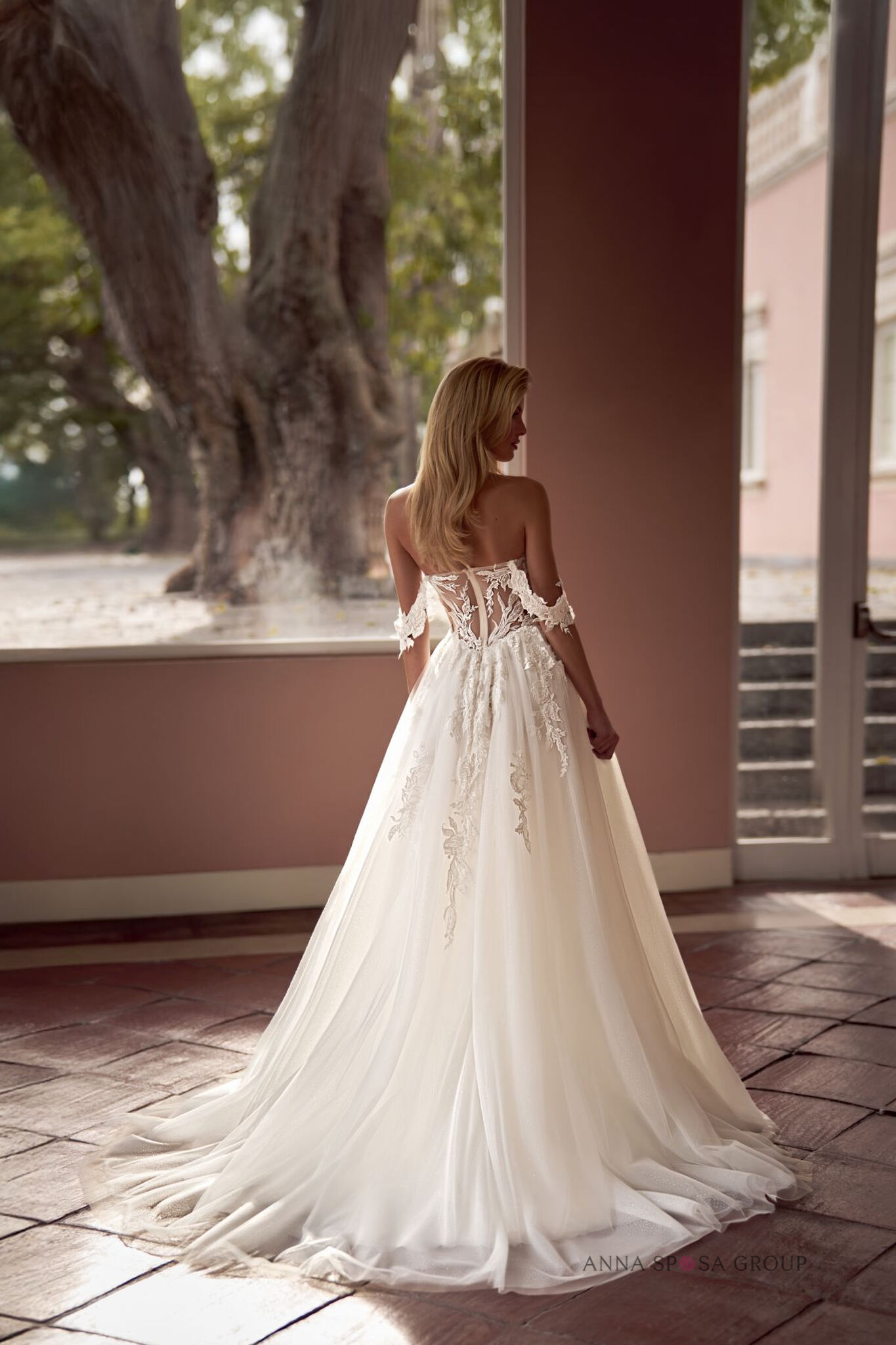 suknia-ślubna-anna-sposa-virinea-tyl
