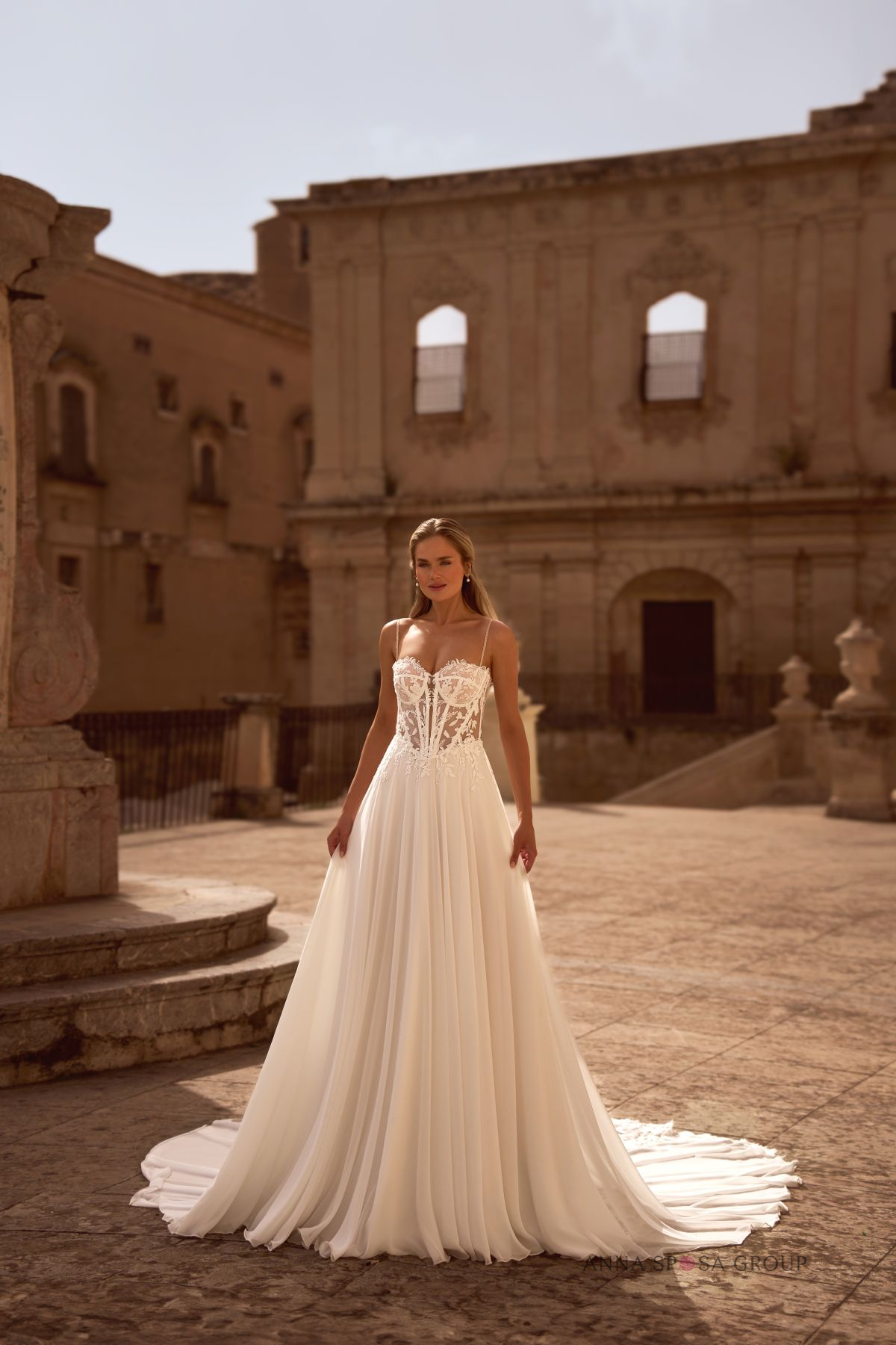 suknia ślubna Anna Sposa BOGDANA daleko