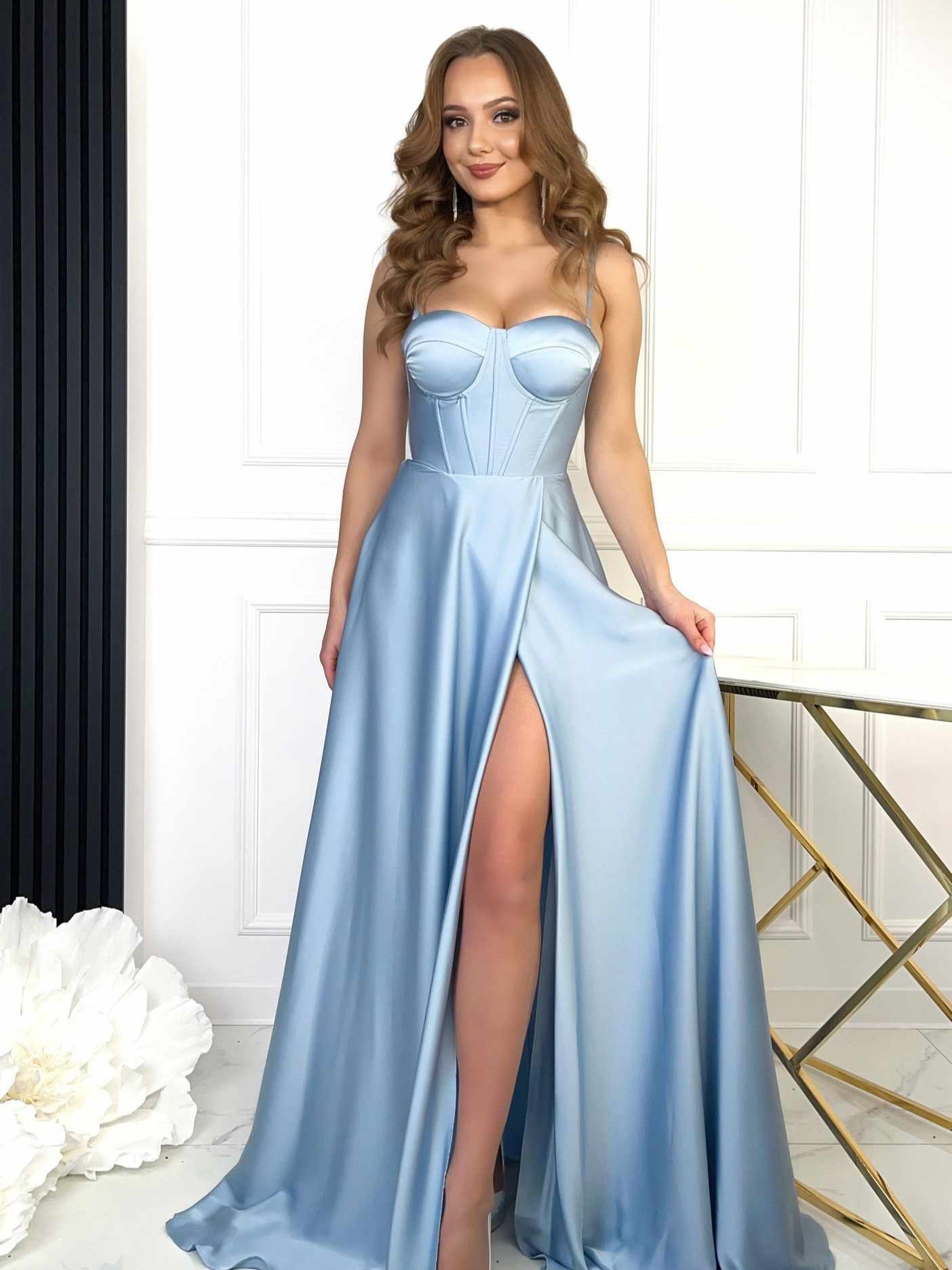 sukienka-wieczorowa-gota-błękit