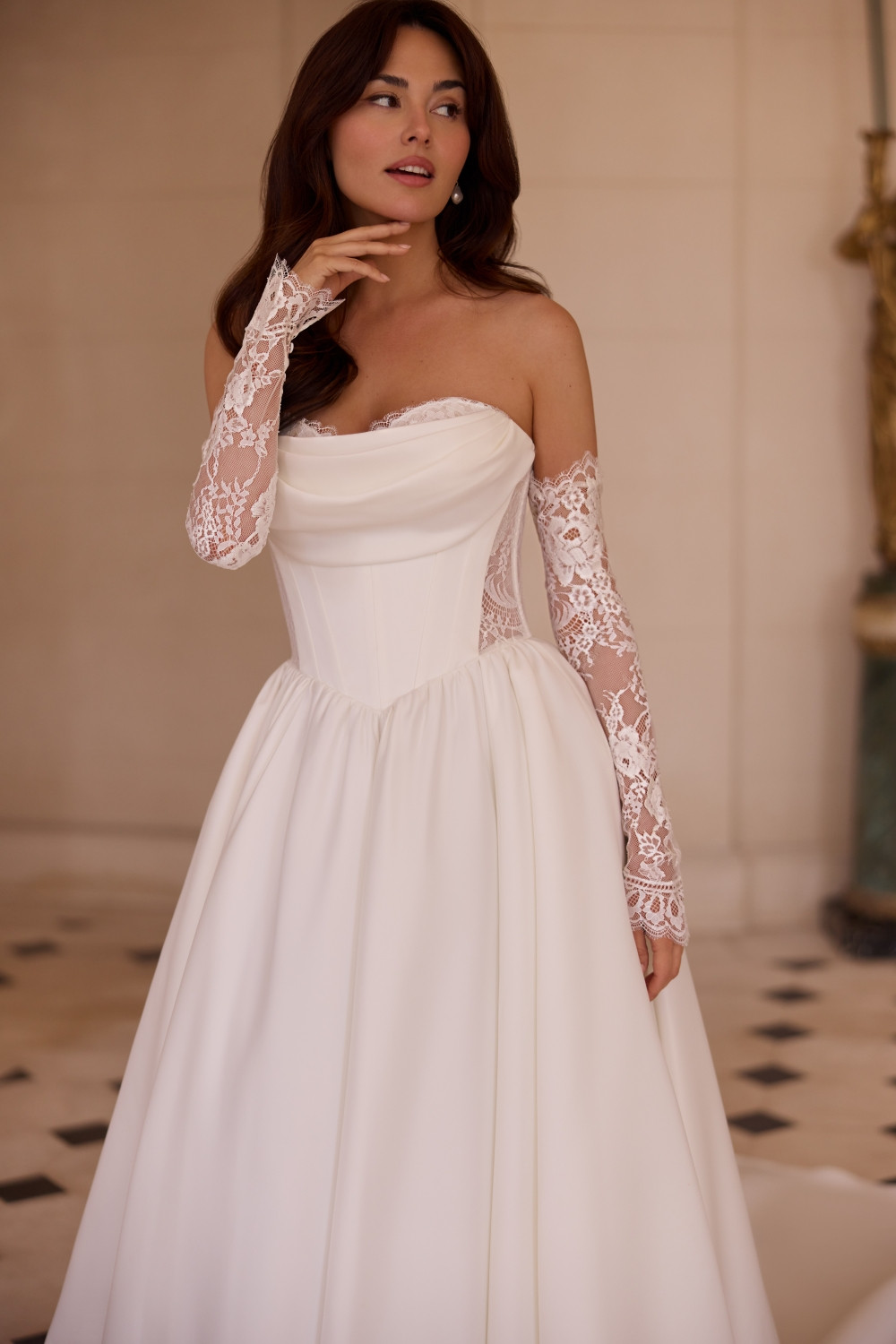 suknia-slubna-elizabeth-5881-blisko