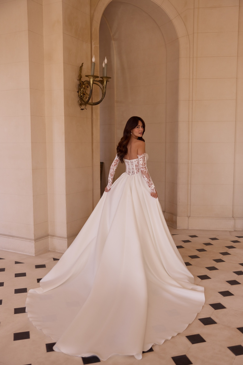 suknia-slubna-elizabeth-5881-tył