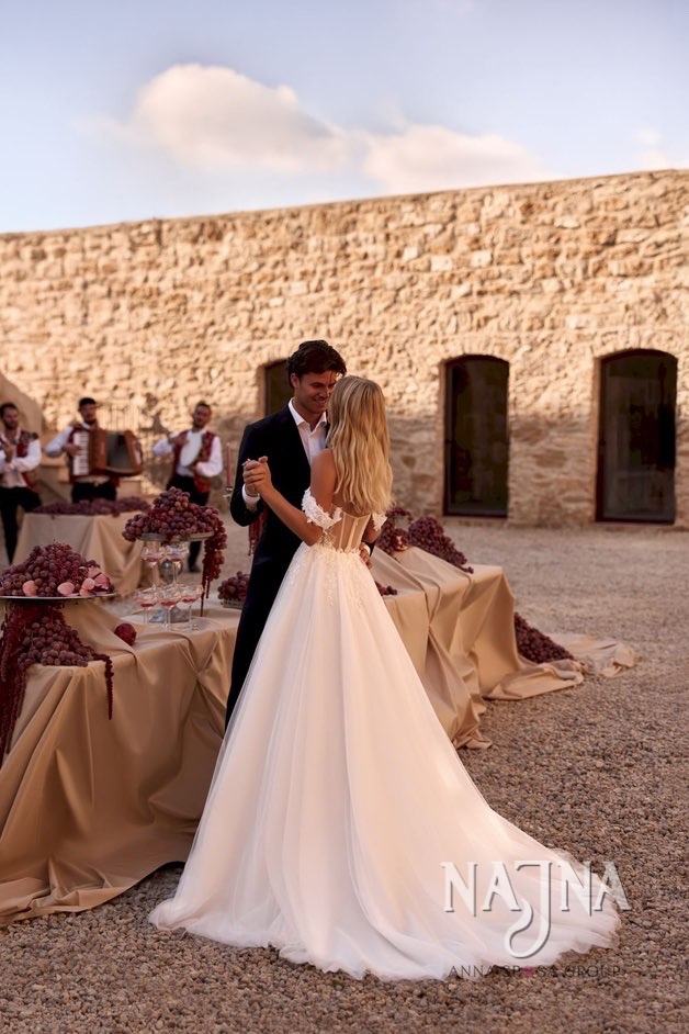 Suknia ślubna Anna Sposa HOROLINA blisko w NAJNA WOW tył w NAJNA WOW