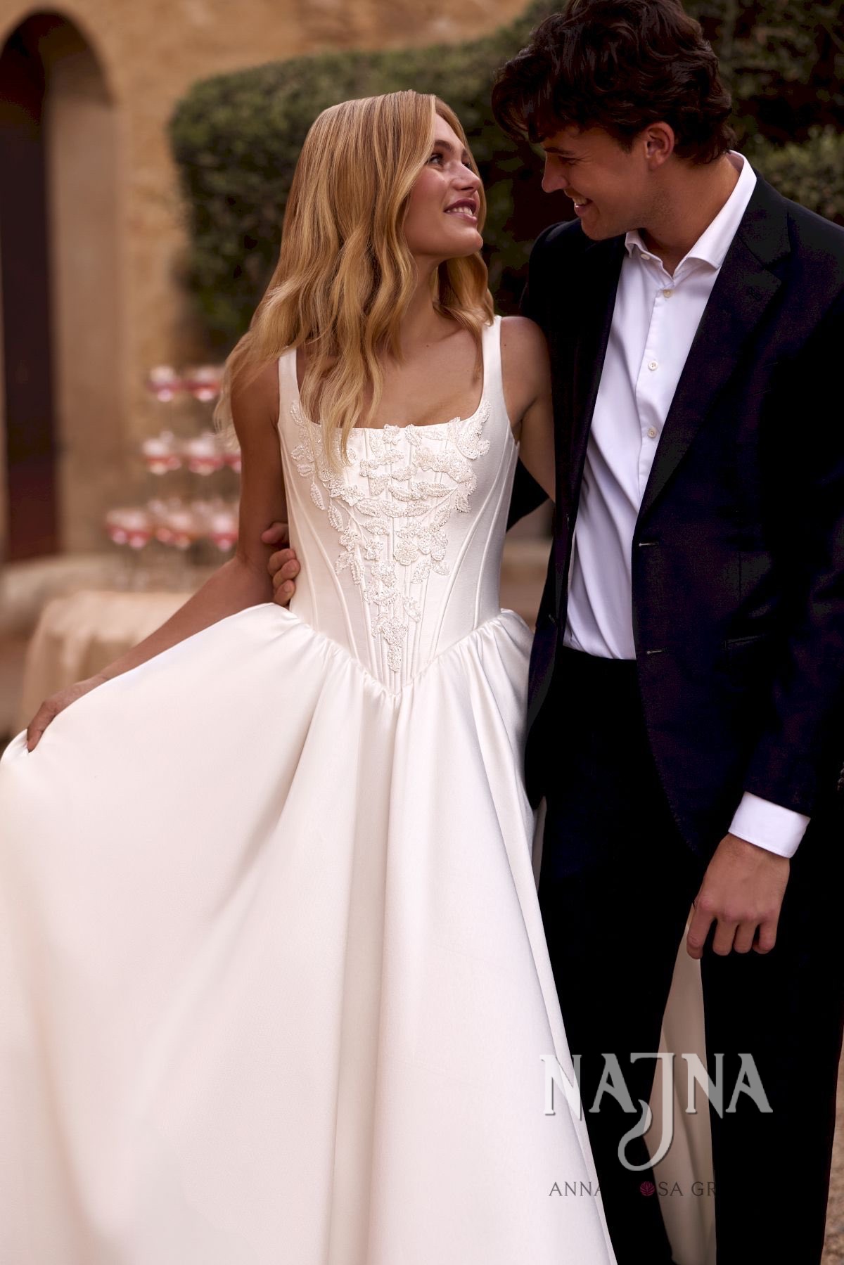 Suknia ślubna Anna Sposa ILLUNTA blisko w NAJNA WOW