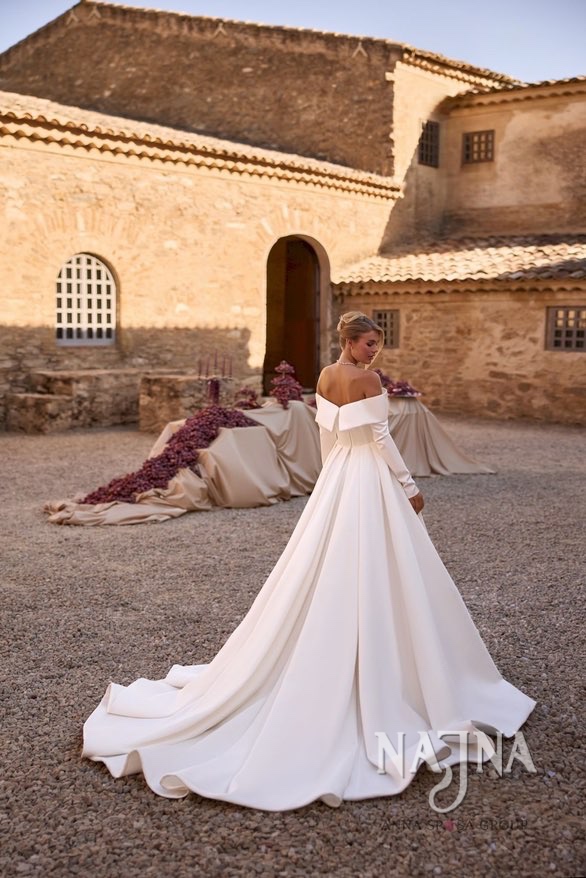 Suknia ślubna Anna Sposa IONEA blisko w NAJNA WOW tył w NAJNA WOW