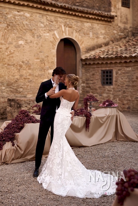 Suknia ślubna Anna Sposa KROTONA blisko w NAJNA WOW tył w NAJNA WOW