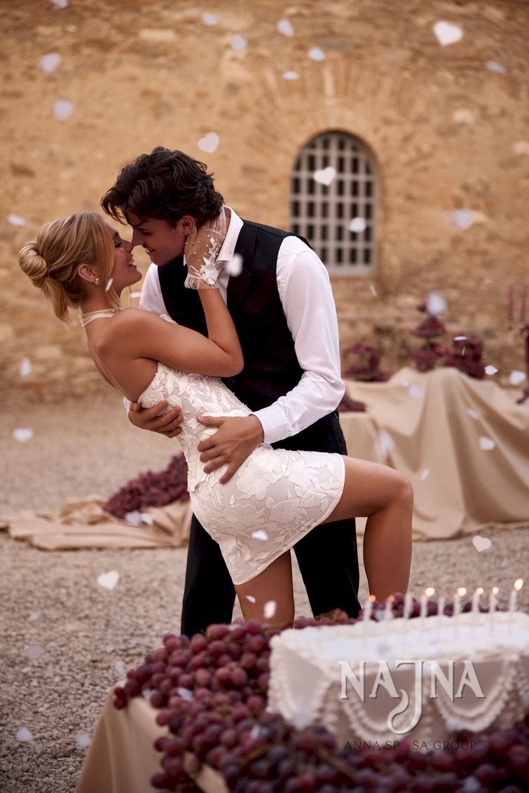 Suknia ślubna Anna Sposa KROTONA wersja mini blisko w NAJNA WOW