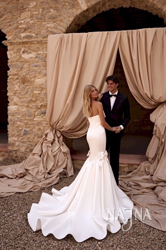 Suknia ślubna Anna Sposa KVENTINA blisko w NAJNA WOW tył w NAJNA WOW