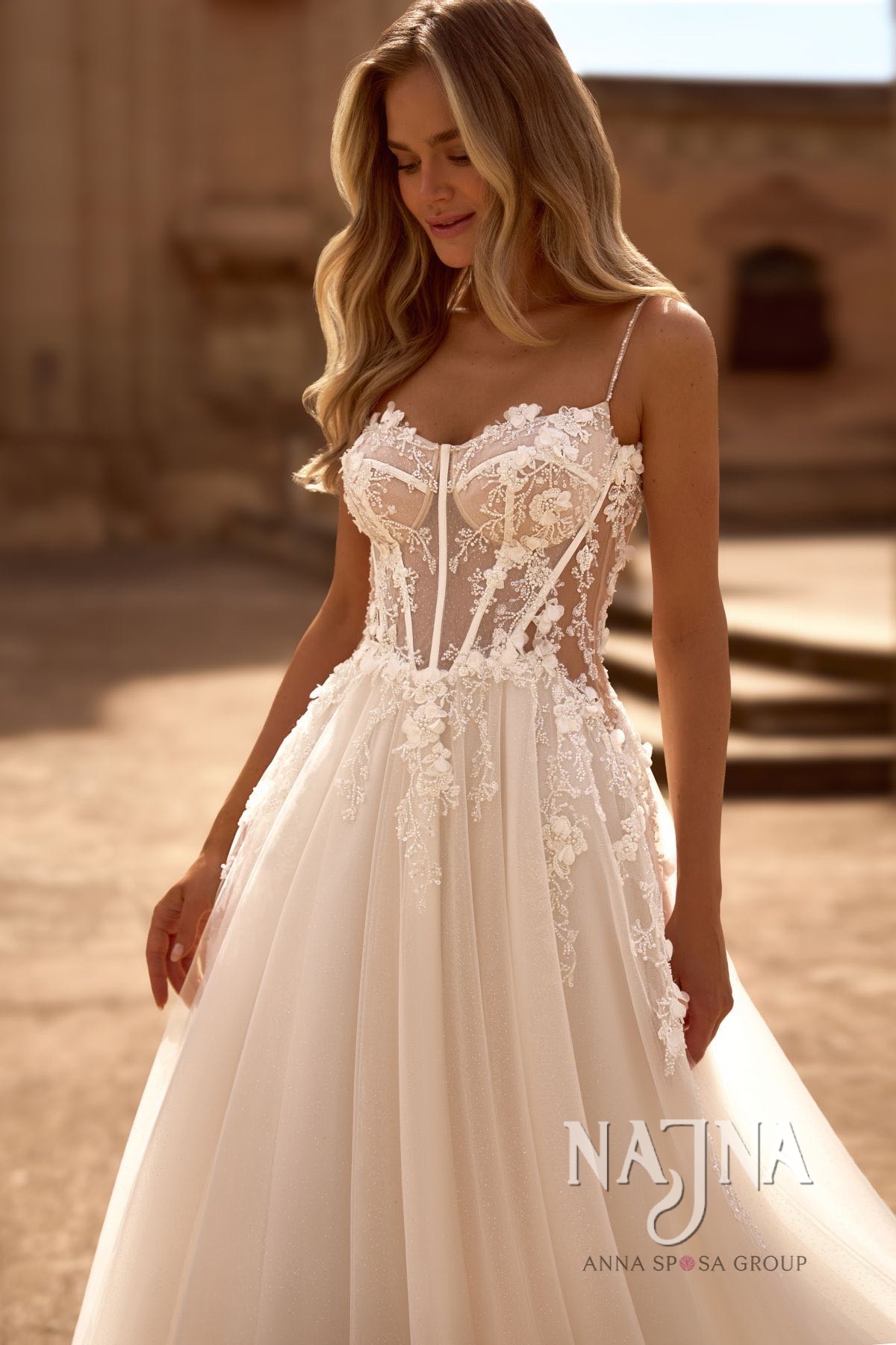 Suknia ślubna Anna Sposa SPIREA blisko w NAJNA WOW