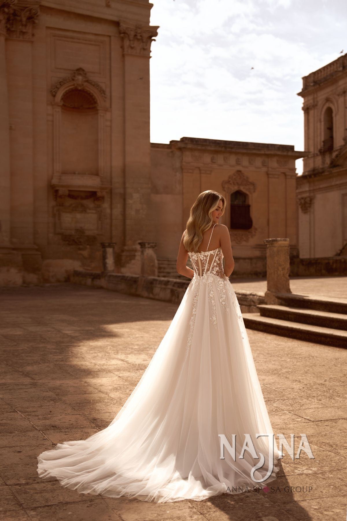 Suknia ślubna Anna Sposa SPIREA tył w NAJNA WOW