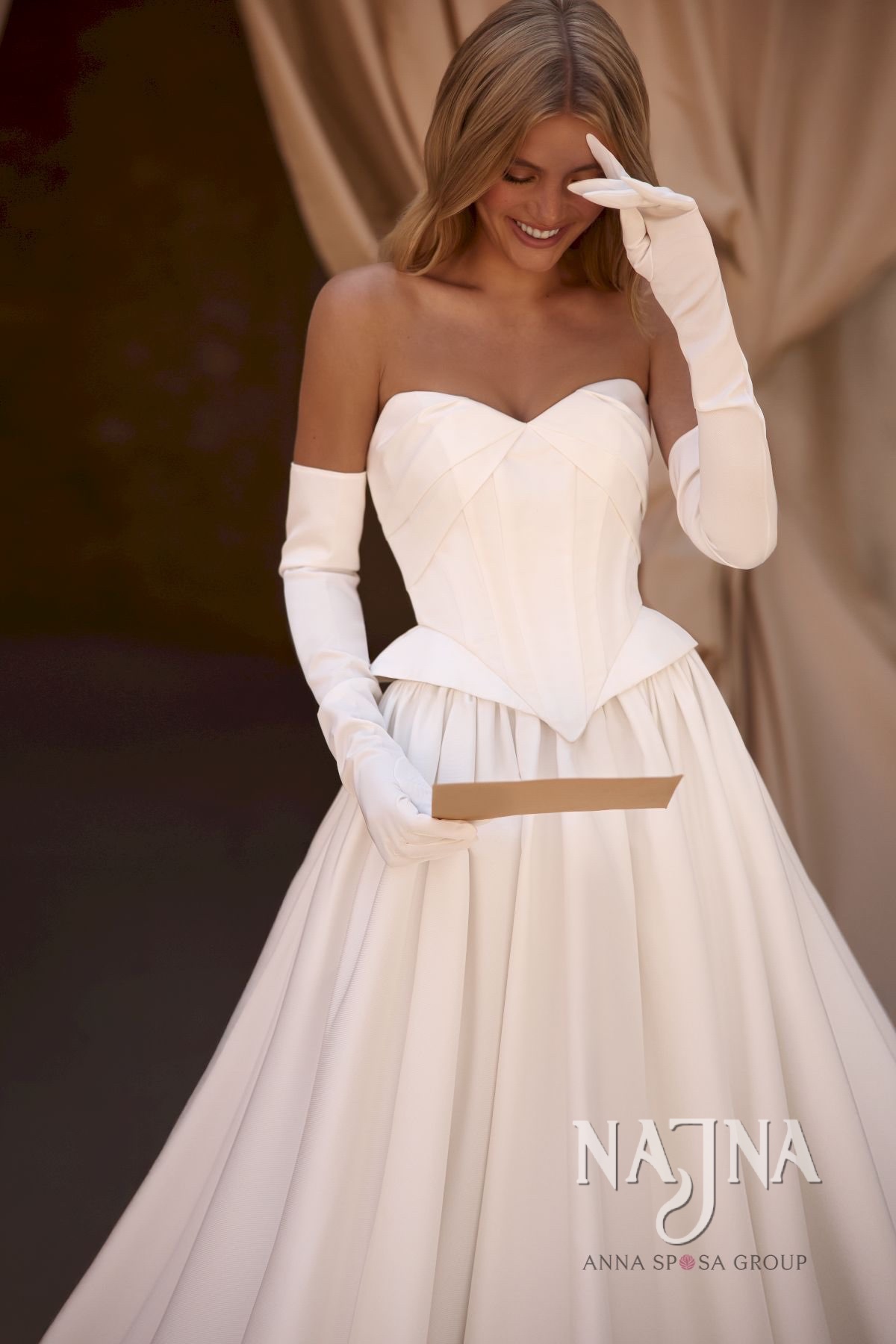 Suknia ślubna Anna Sposa TUMANA blisko w NAJNA WOW