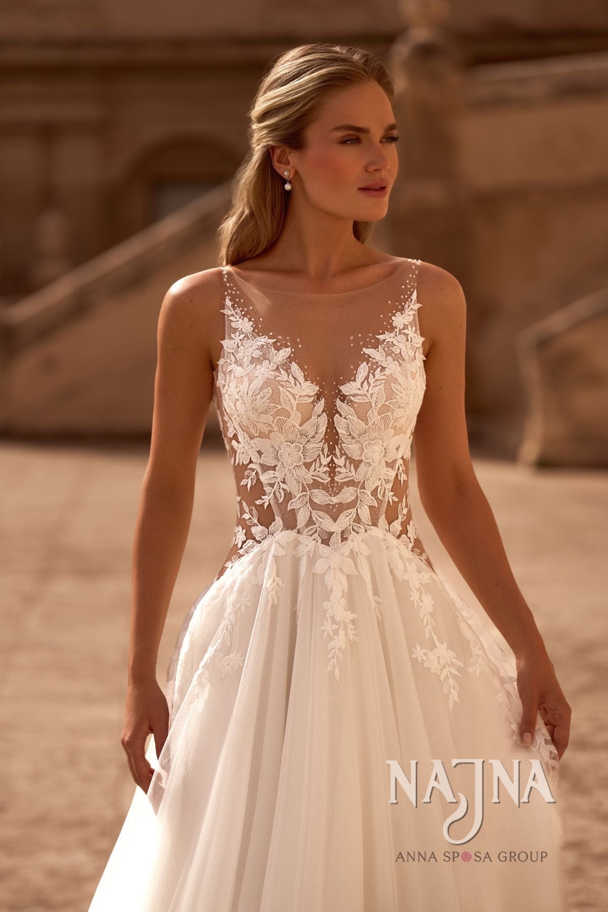 Suknia ślubna Anna Sposa UGGA blisko w NAJNA WOW