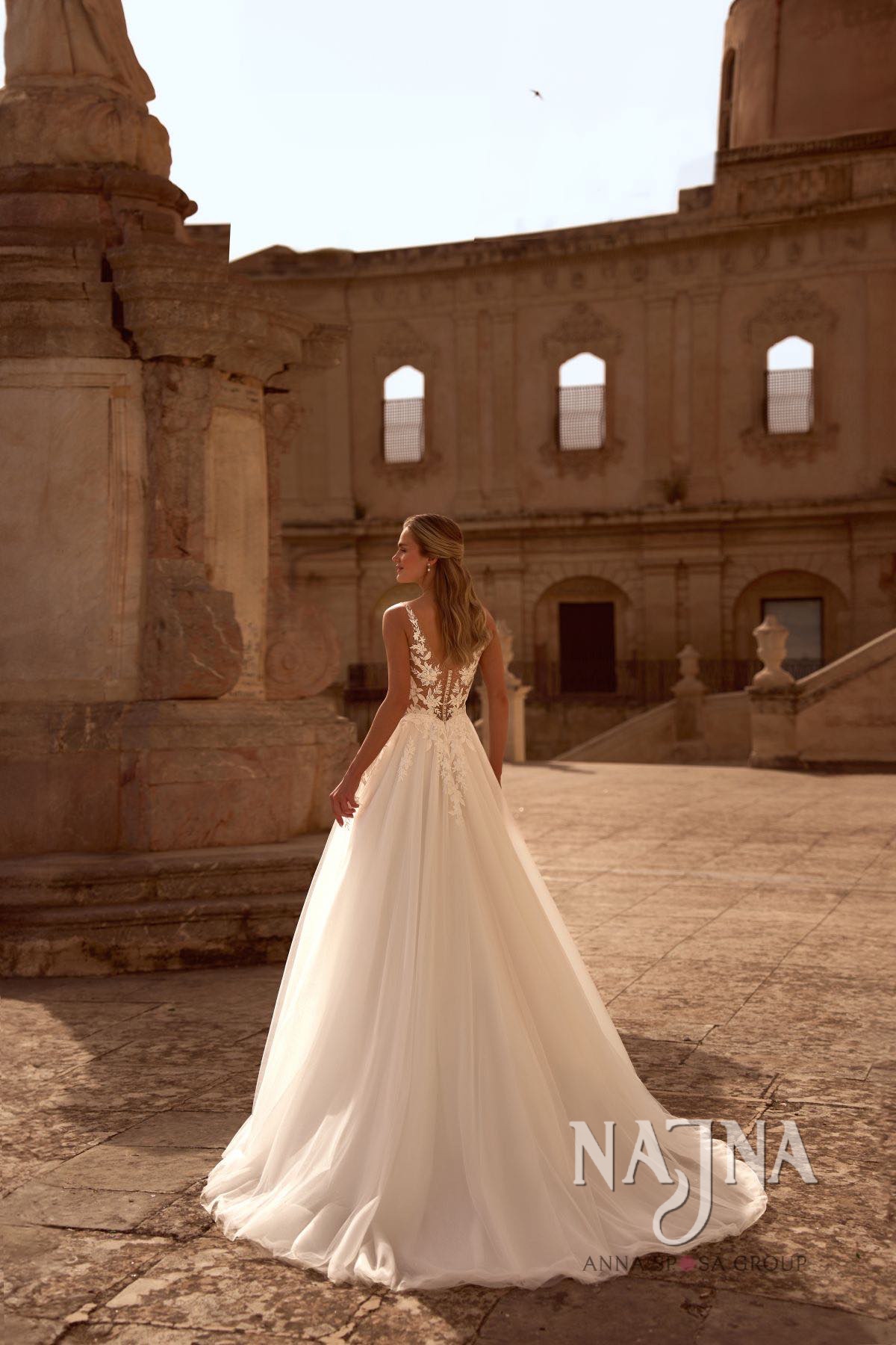 Suknia ślubna Anna Sposa UGGA tył w NAJNA WOW