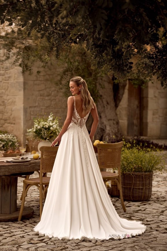 Suknia ślubna Anna Sposa YAPONICA tył w NAJNA WOW