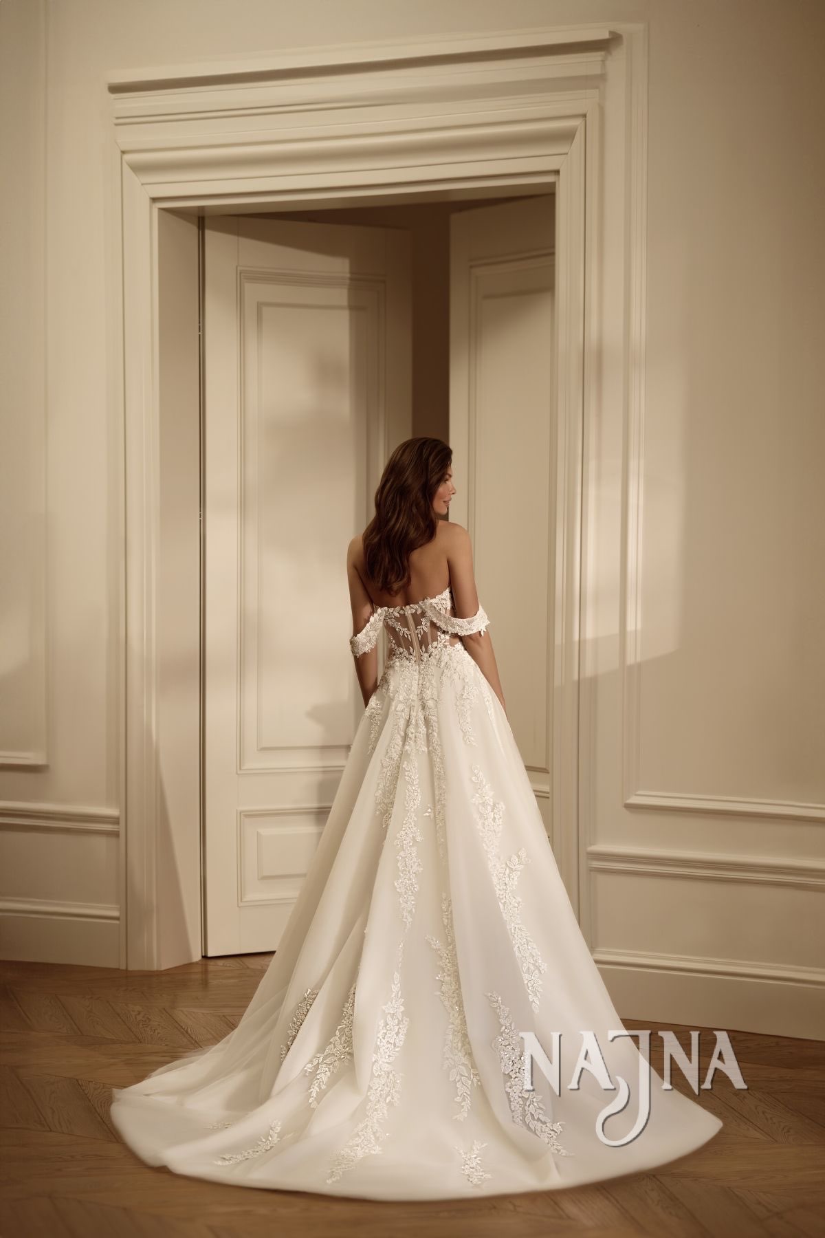 Suknia ślubna Anna Sposa Allegresse BOREALIS tył w Najna WOW