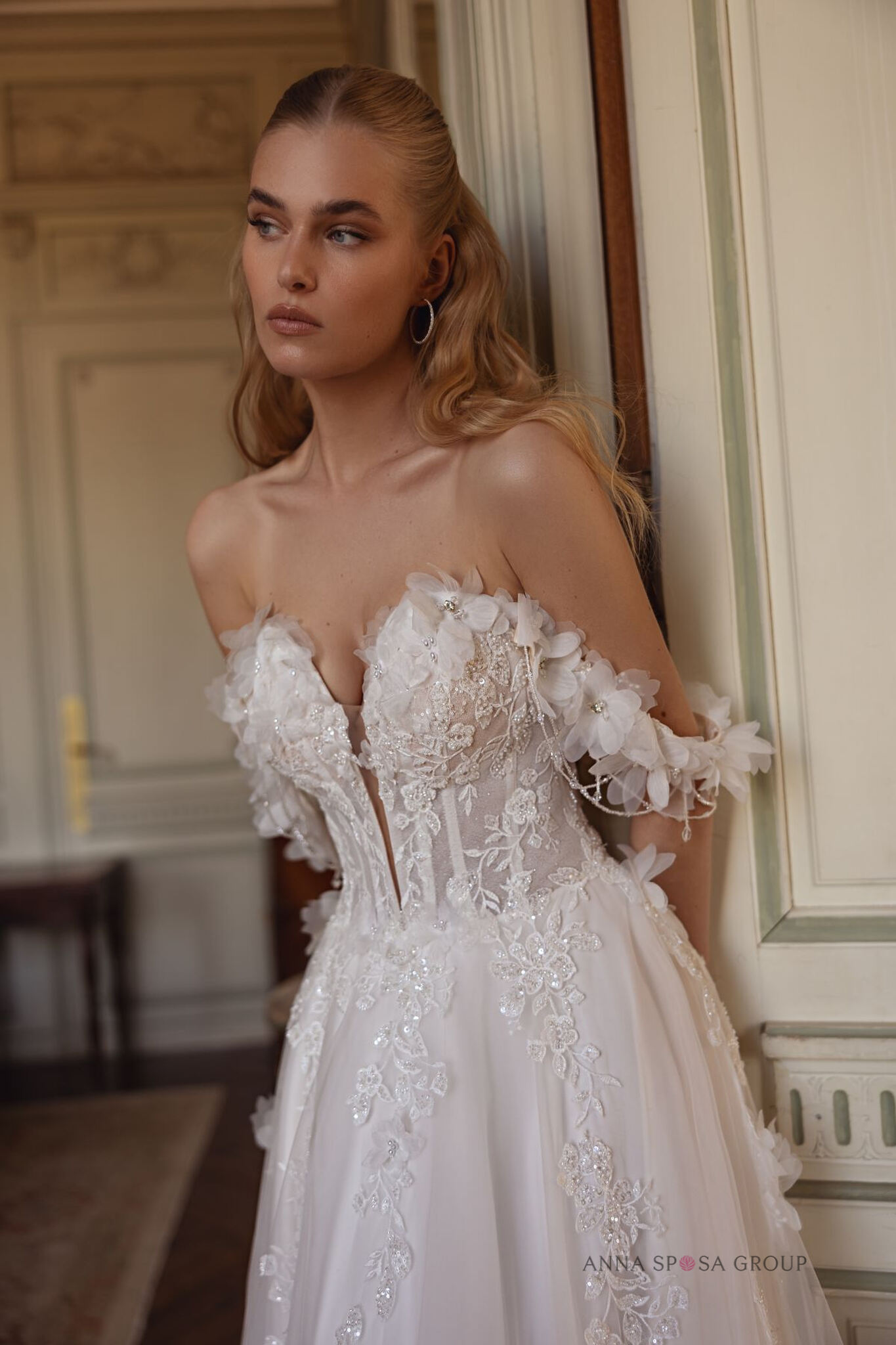 Suknia ślubna Anna Sposa YUDON blisko w Najna WOW