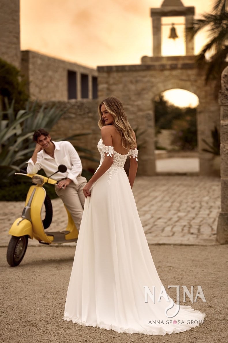 Suknia ślubna Anna Sposa LAVATERA tył w NAJNA WOW