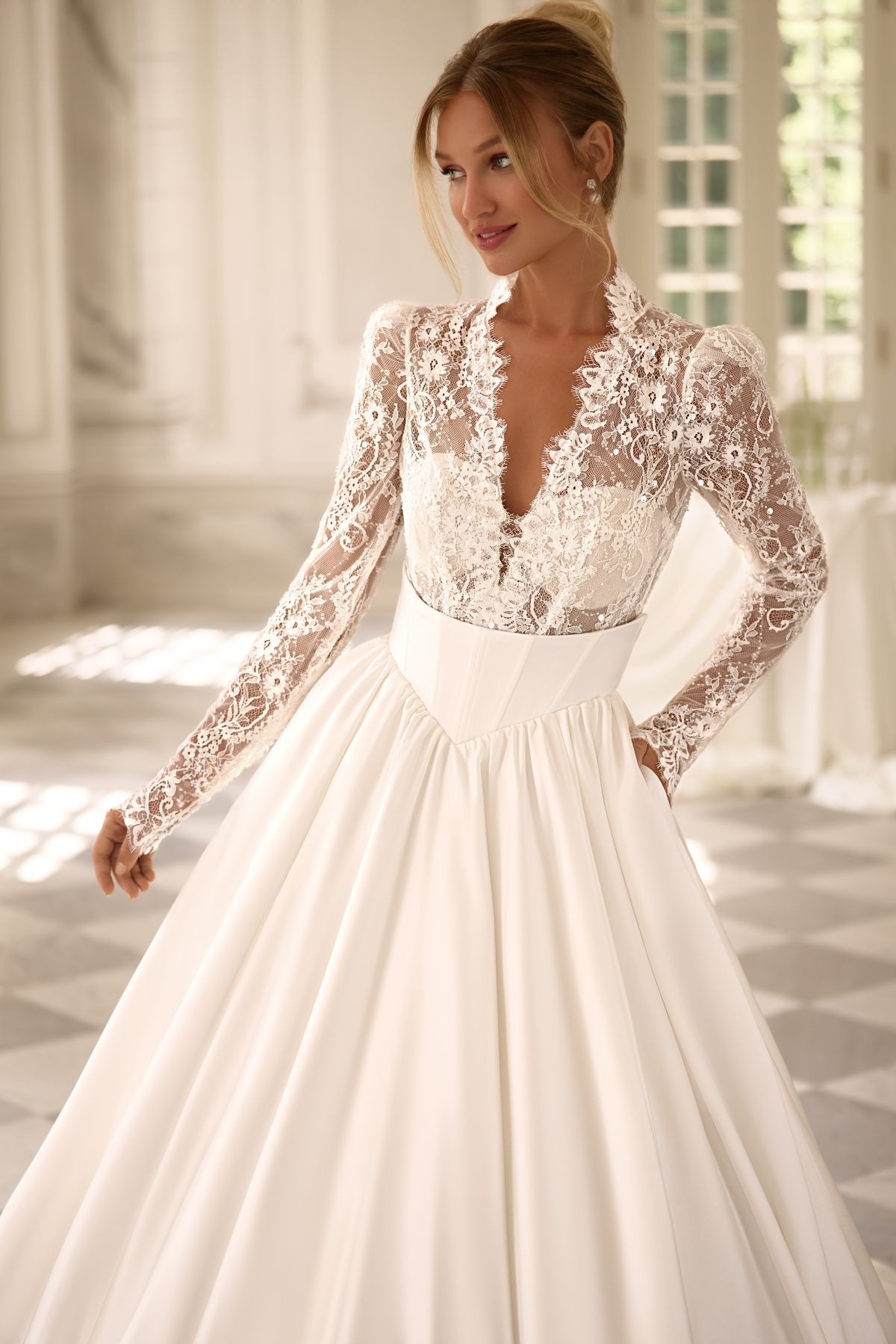 Suknia ślubna Anna Sposa Allegresse CALAYRA blisko