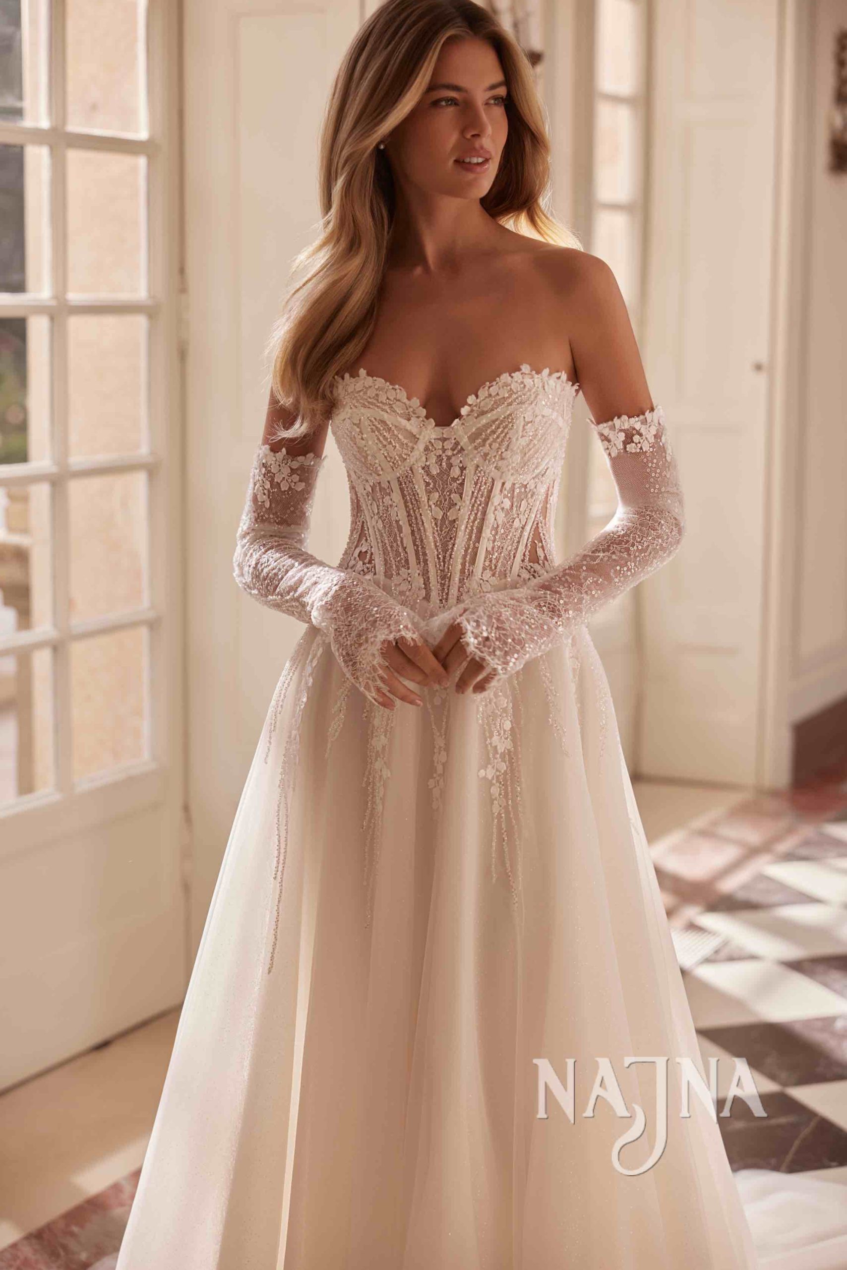 Suknia ślubna Anna Sposa Allegresse PERLAMURA blisko