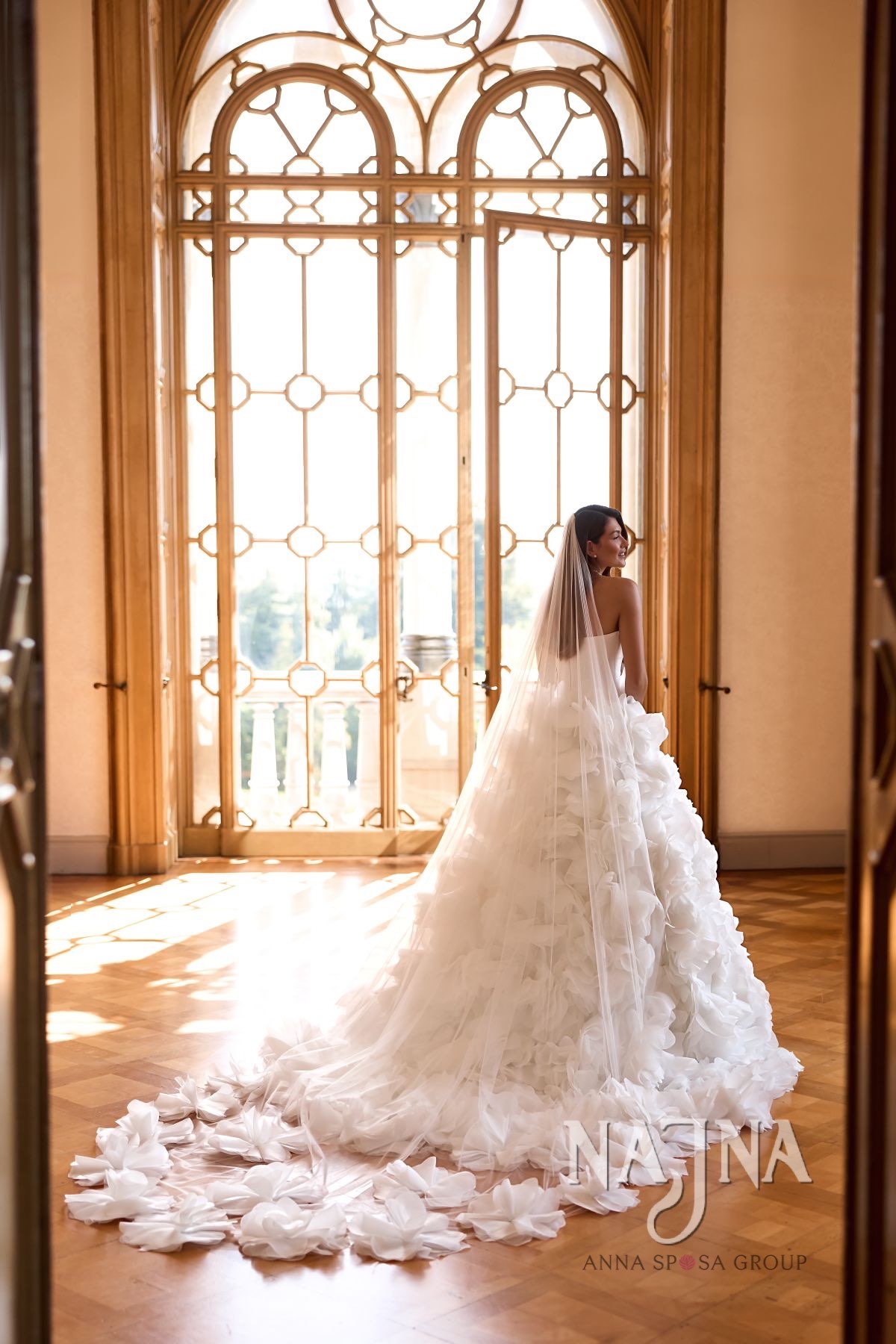 Suknia ślubna Anna Sposa AMUR welon
