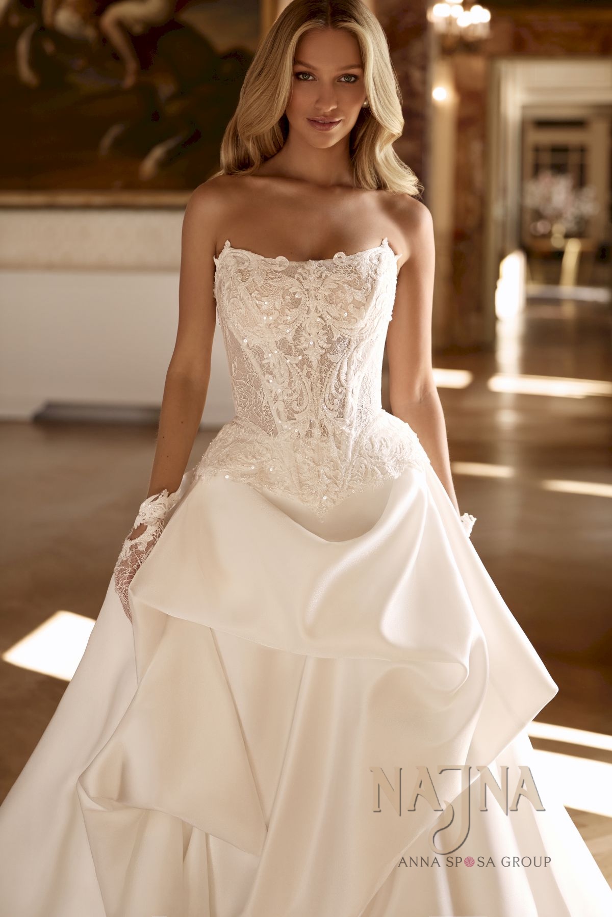 Suknia ślubna Anna Sposa BELLAYN blisko
