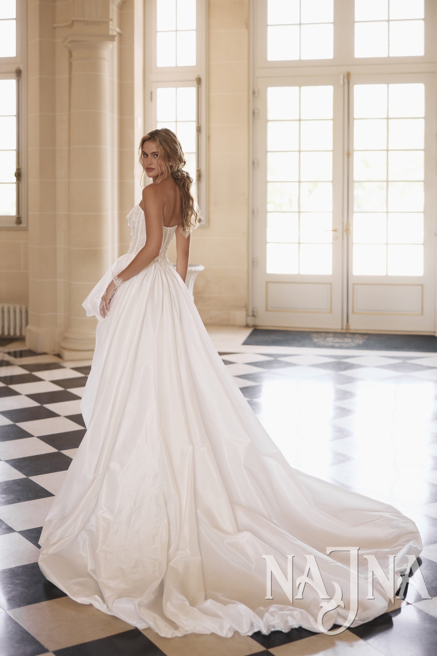 Suknia ślubna Anna Sposa Allegresse PENZELIA tył