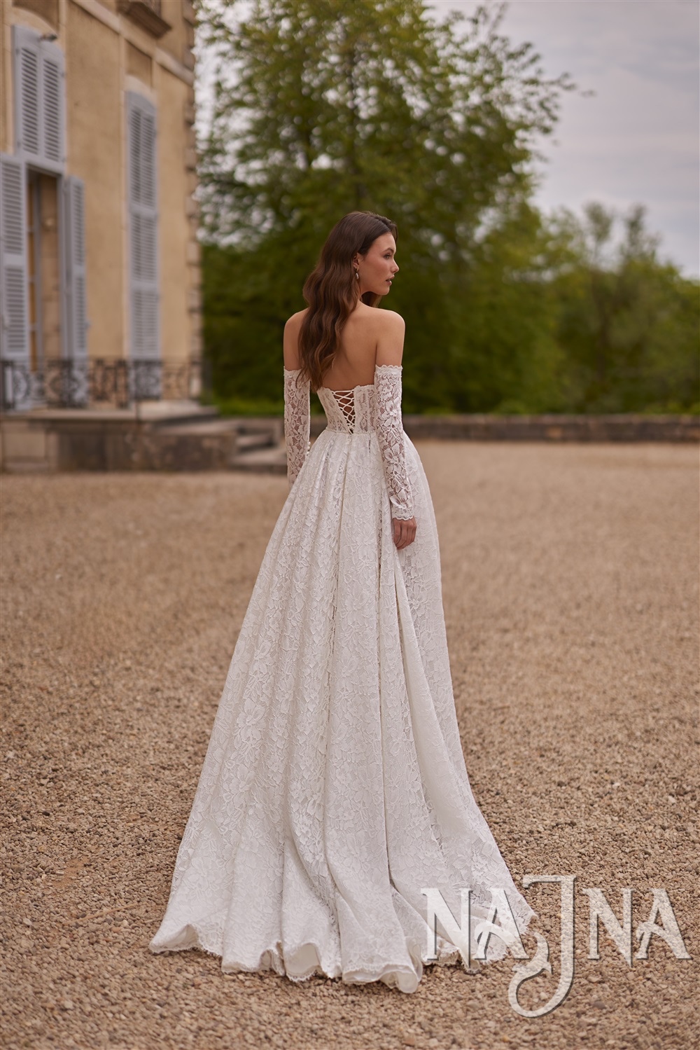 Suknia ślubna Elizabeth 6014 tył w Salony NAJNA